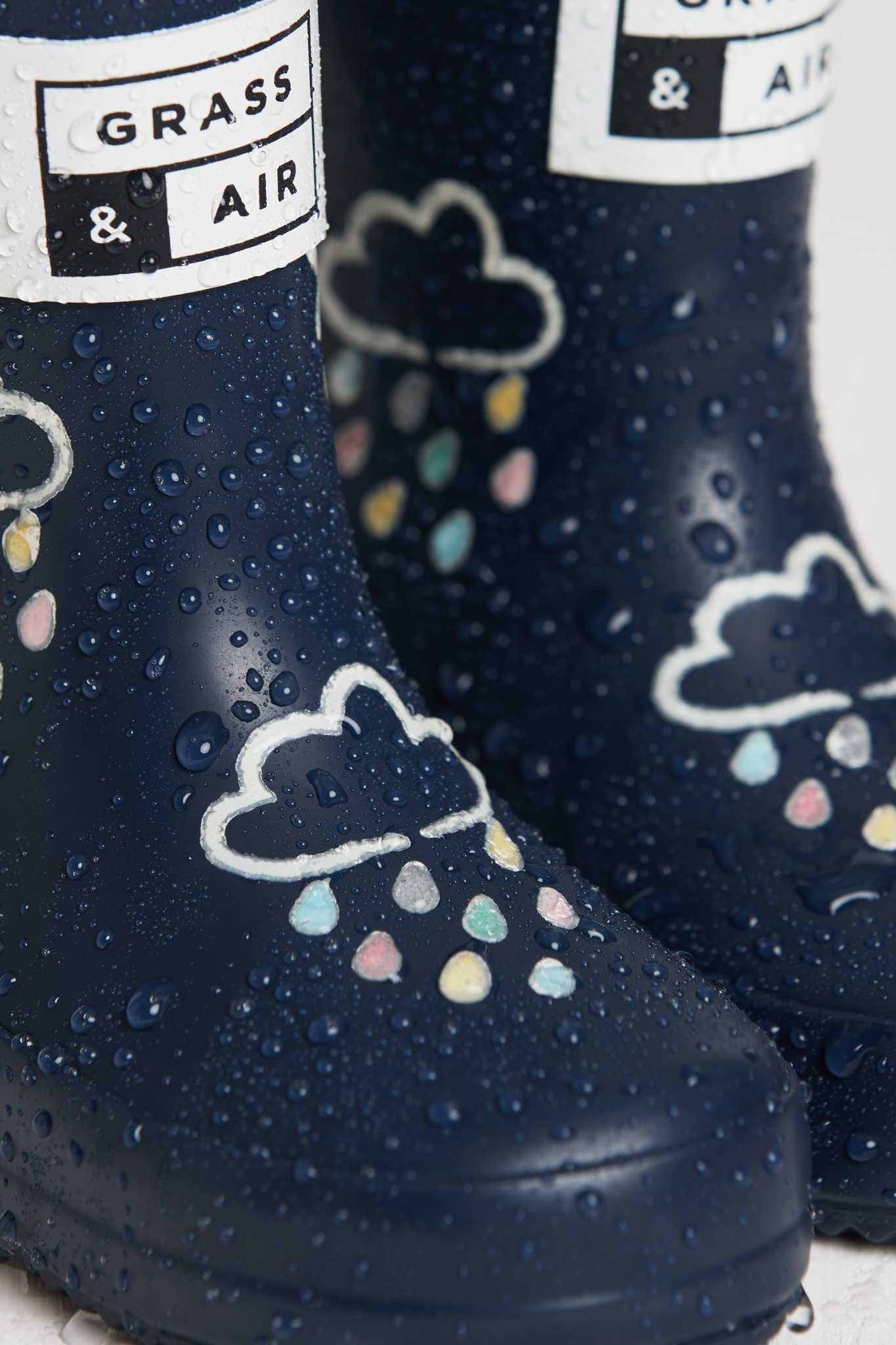 Navy Colour-Revealing Wellies