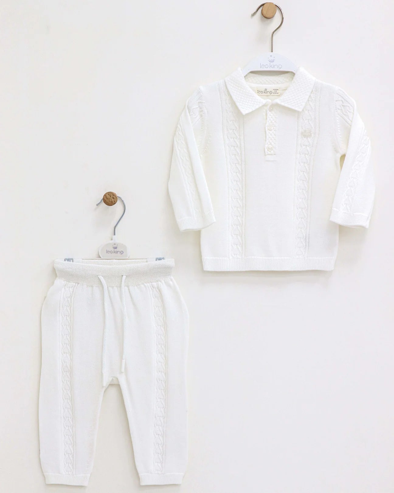 Leo King Knitted Set White